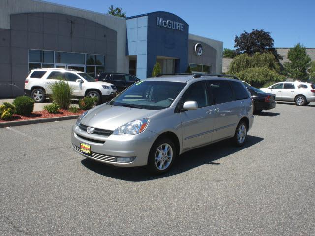 Photo of 2005 Toyota Sienna