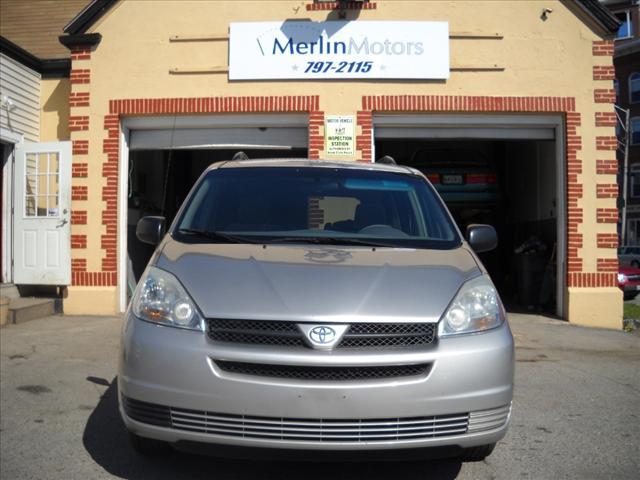 Photo of 2004 Toyota Sienna