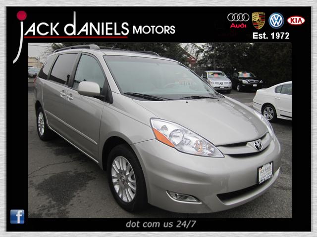 Photo of 2007 Toyota Sienna