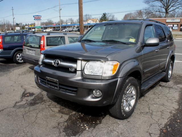 Photo of 2005 Toyota Sequoia