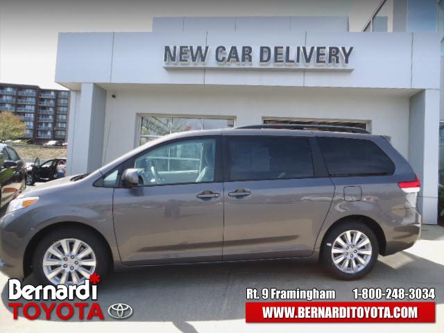 Photo of 2011 Toyota Sienna
