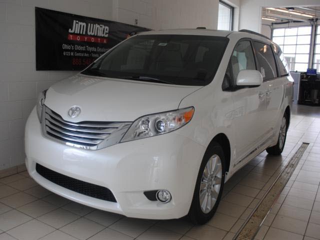Photo of 2012 Toyota Sienna