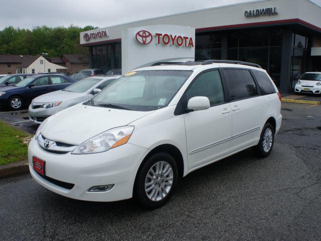 Photo of 2010 Toyota Sienna