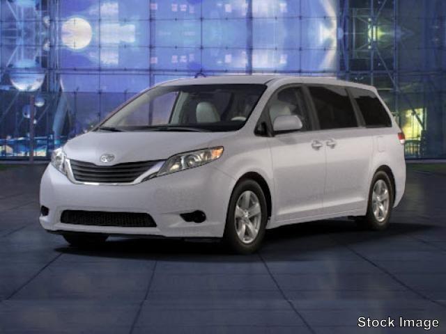 Photo of 2011 Toyota Sienna