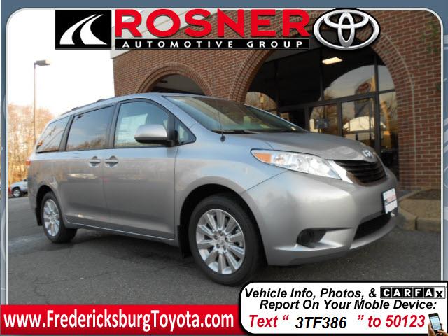 Photo of 2012 Toyota Sienna