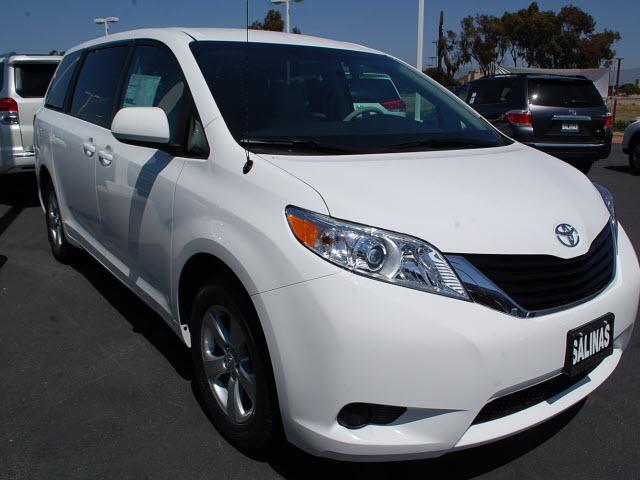 Photo of 2012 Toyota Sienna