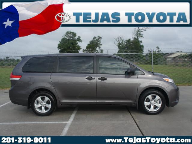 Photo of 2012 Toyota Sienna