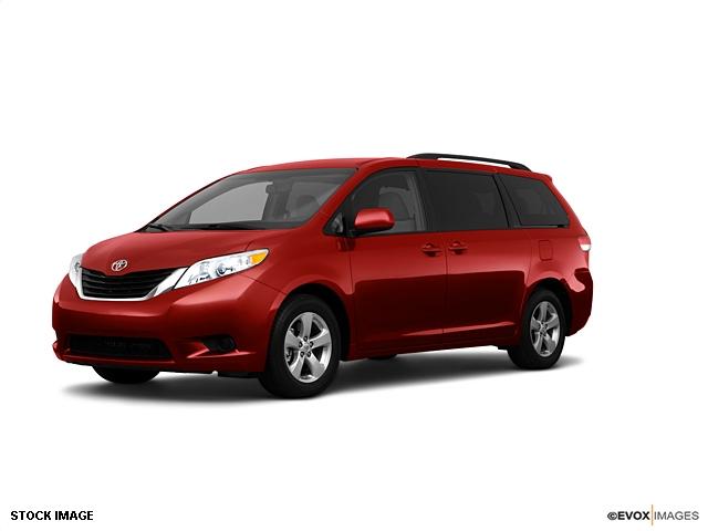 Photo of 2011 Toyota Sienna