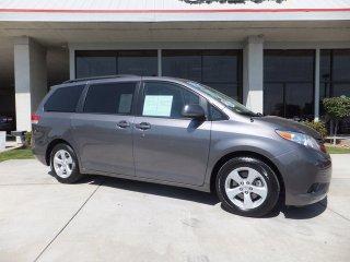 Photo of 2011 Toyota Sienna