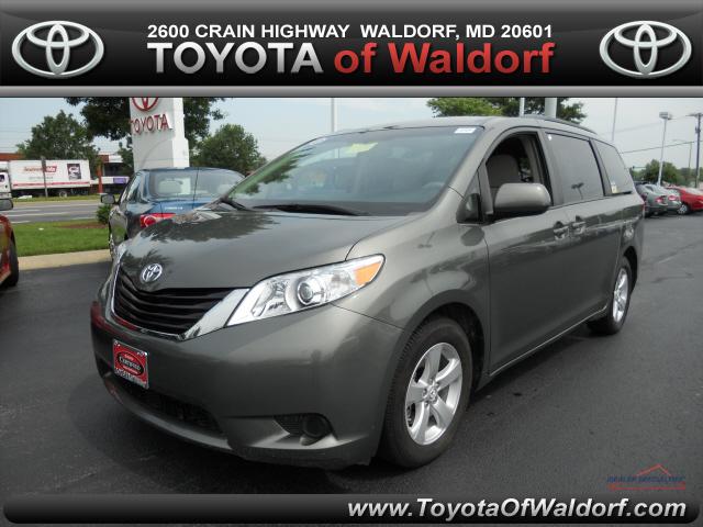 Photo of 2011 Toyota Sienna