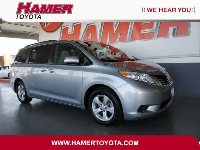 Photo of 2011 Toyota Sienna
