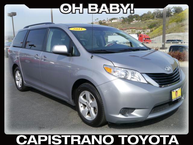 Photo of 2011 Toyota Sienna