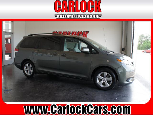 Photo of 2011 Toyota Sienna