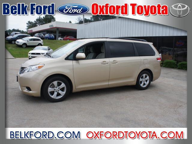 Photo of 2011 Toyota Sienna