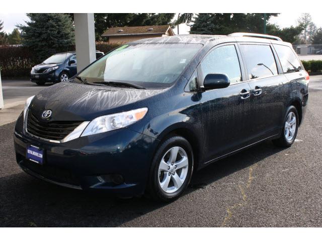 Photo of 2011 Toyota Sienna