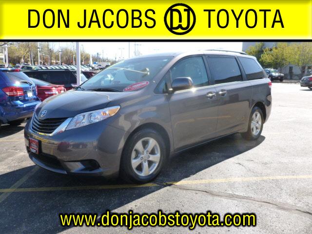 Photo of 2012 Toyota Sienna