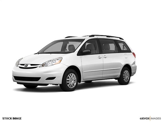 Photo of 2010 Toyota Sienna