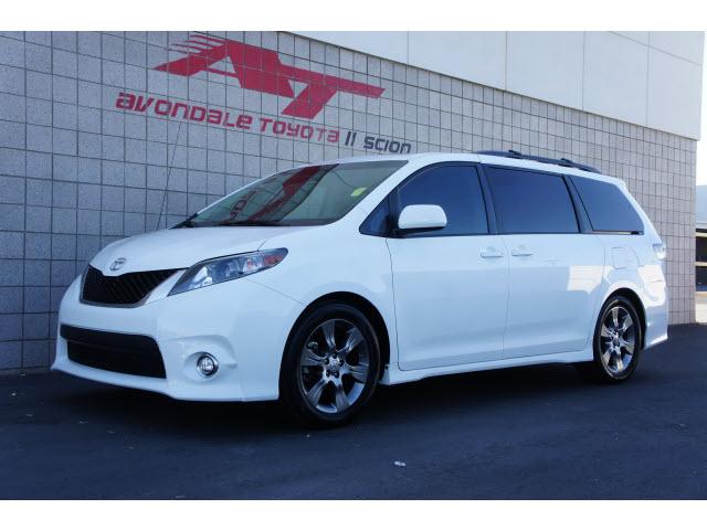 Photo of 2011 Toyota Sienna