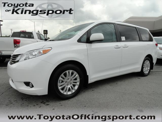 Photo of 2012 Toyota Sienna