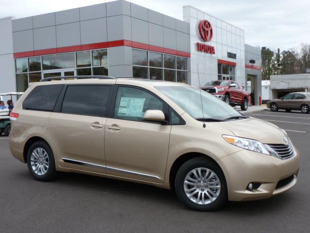Photo of 2012 Toyota Sienna