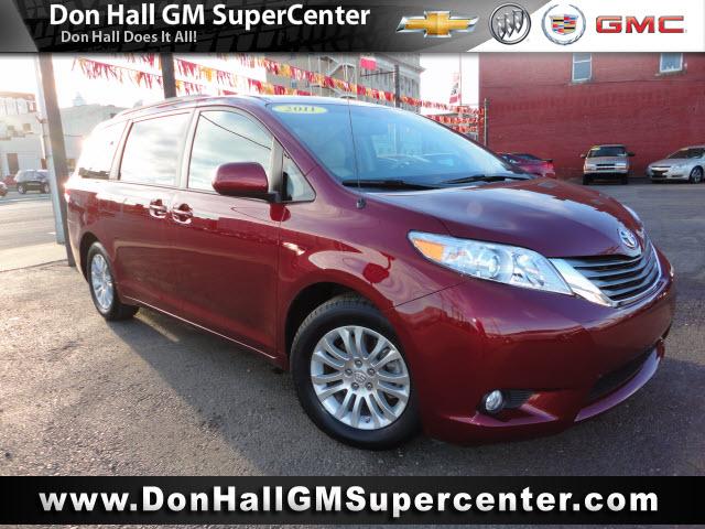 Photo of 2011 Toyota Sienna
