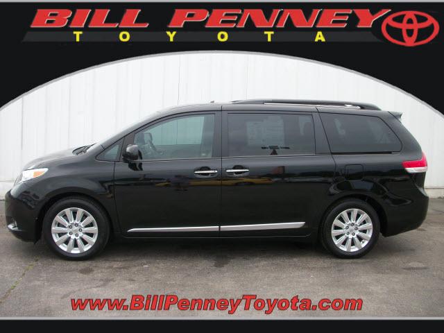 Photo of 2011 Toyota Sienna