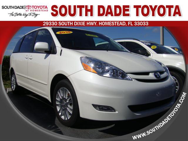 Photo of 2010 Toyota Sienna