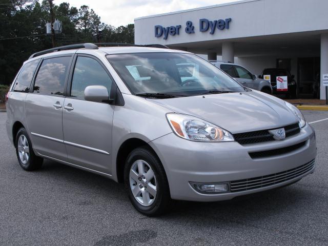 Photo of 2004 Toyota Sienna