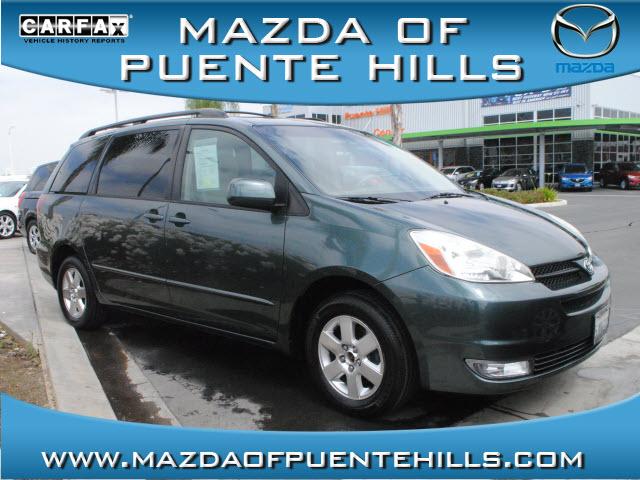 Photo of 2004 Toyota Sienna