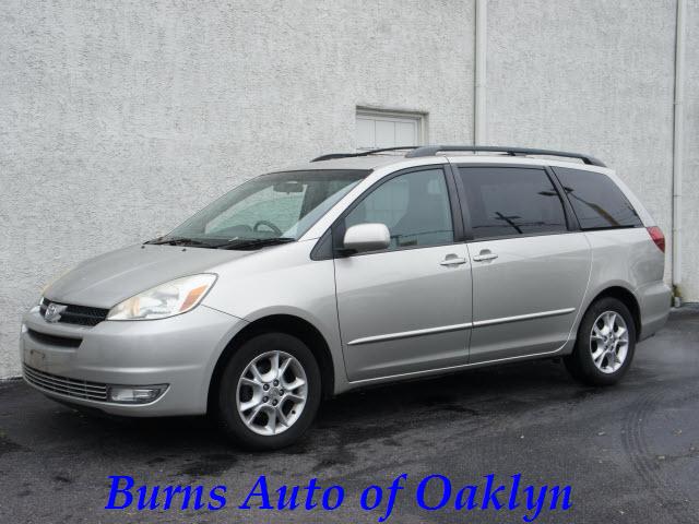 Photo of 2004 Toyota Sienna