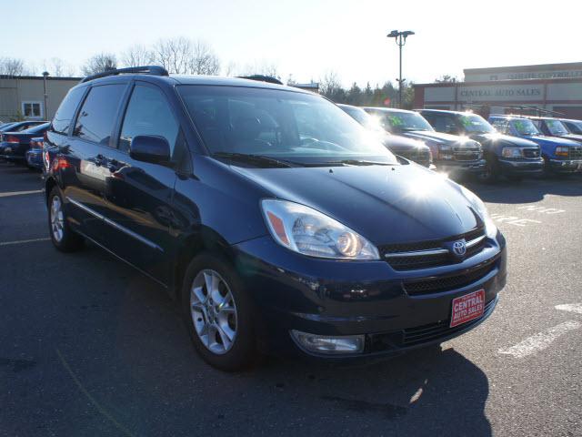 Photo of 2004 Toyota Sienna
