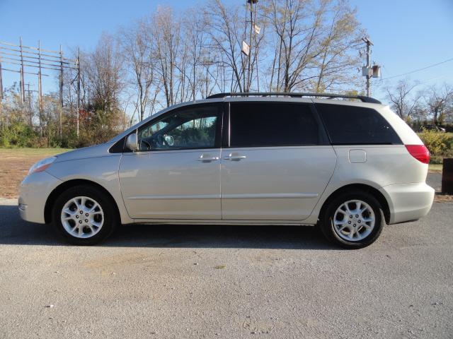 Photo of 2006 Toyota Sienna