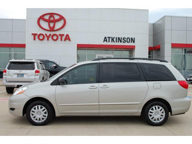 Photo of 2006 Toyota Sienna