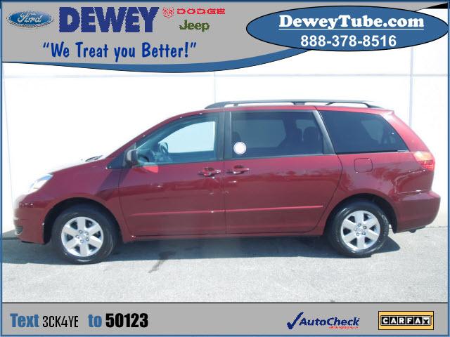 Photo of 2004 Toyota Sienna