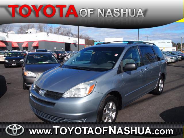 Photo of 2004 Toyota Sienna