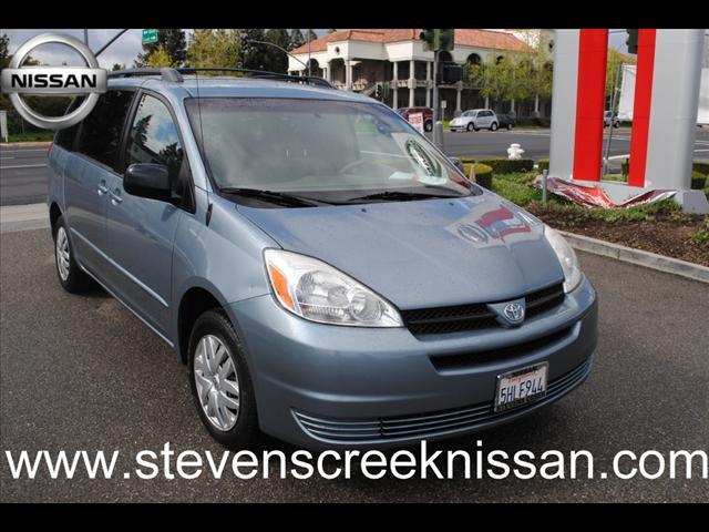 Photo of 2004 Toyota Sienna