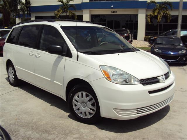 Photo of 2005 Toyota Sienna