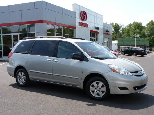 Photo of 2006 Toyota Sienna