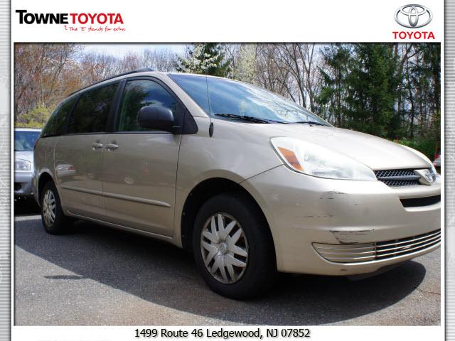 Photo of 2004 Toyota Sienna
