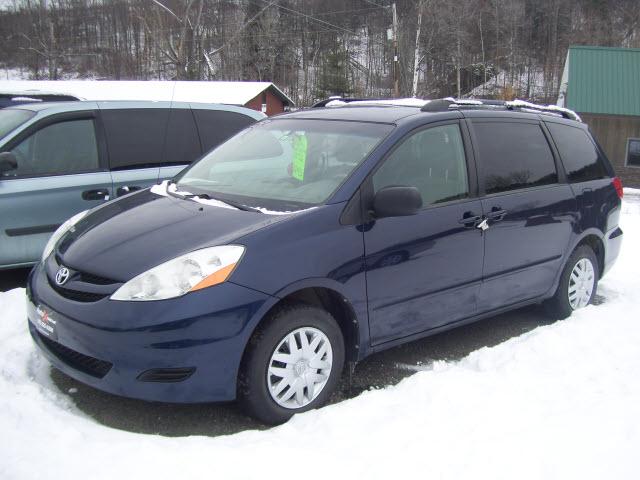 Photo of 2006 Toyota Sienna