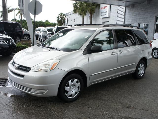 Photo of 2005 Toyota Sienna