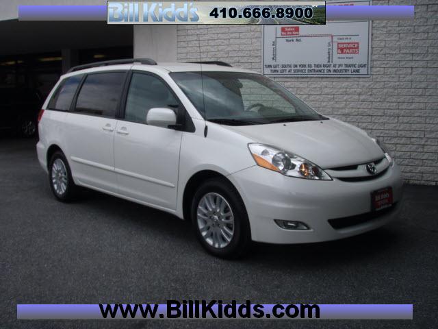 Photo of 2009 Toyota Sienna