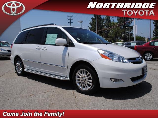 Photo of 2008 Toyota Sienna