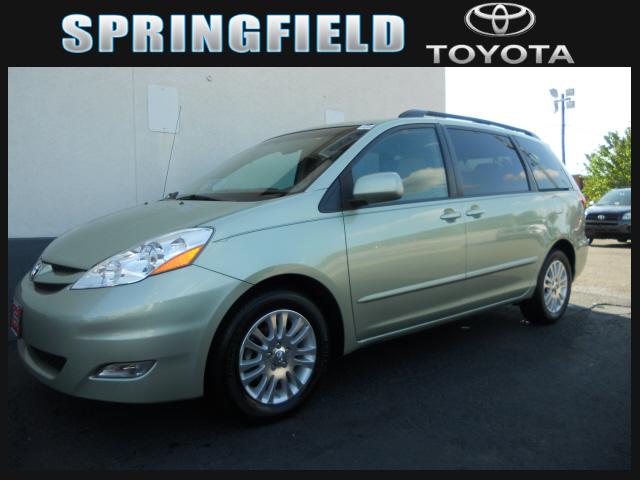 Photo of 2009 Toyota Sienna