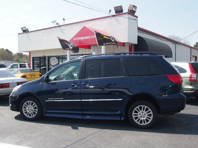 Photo of 2007 Toyota Sienna