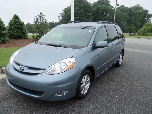 Photo of 2007 Toyota Sienna