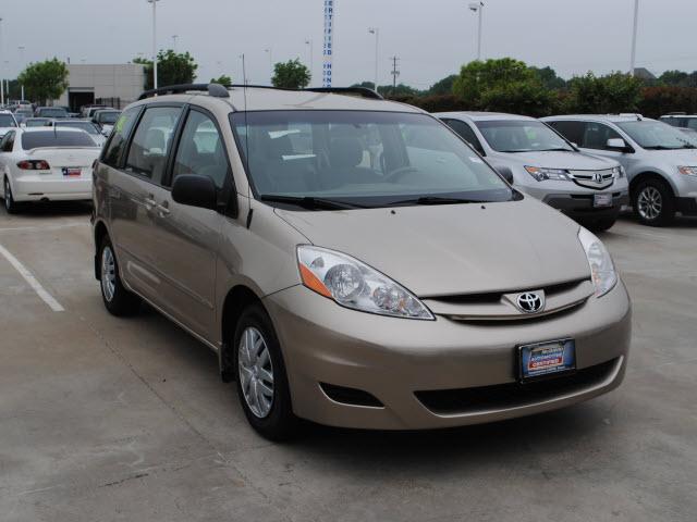 Photo of 2008 Toyota Sienna