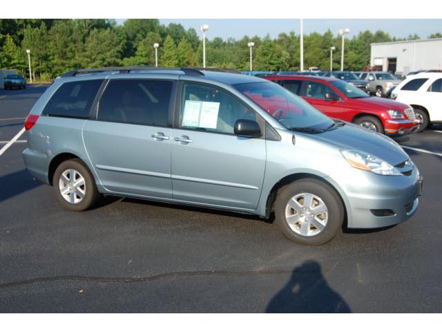 Photo of 2007 Toyota Sienna