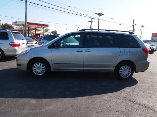 Photo of 2007 Toyota Sienna