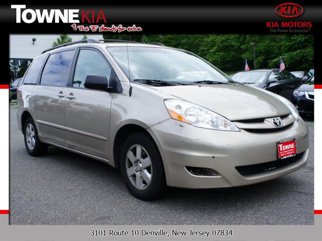 Photo of 2009 Toyota Sienna